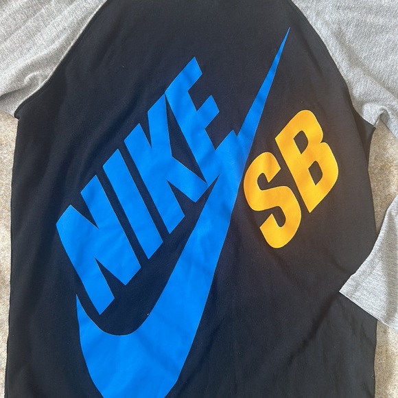 Nike Boys Hooded Long Sleeve - Picture 2 of 5